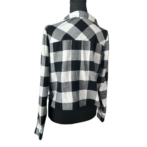 Colsie Flannel - Picture 2 of 6